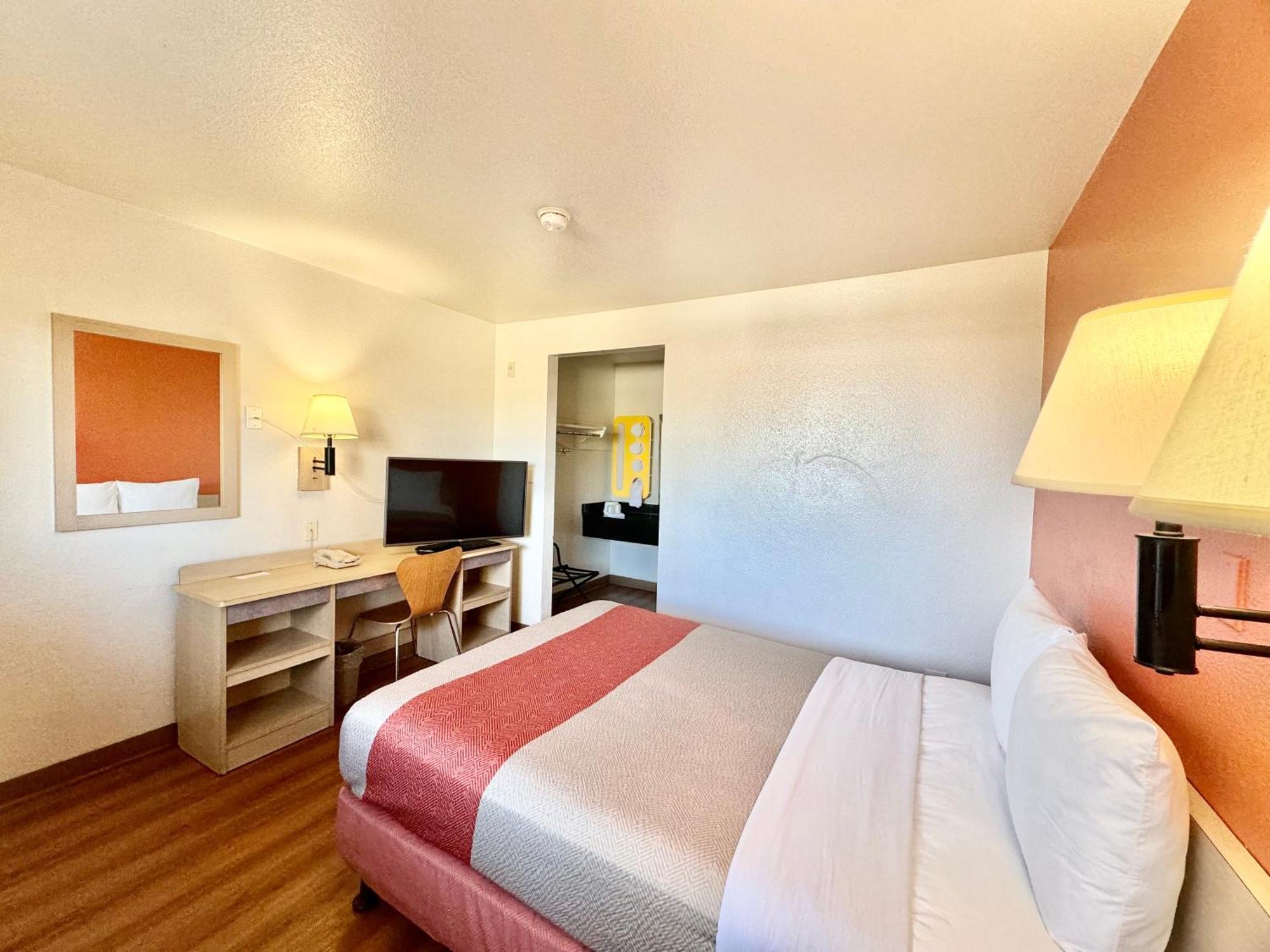 Motel 6-Bellflower, Ca - Los Angeles エクステリア 写真