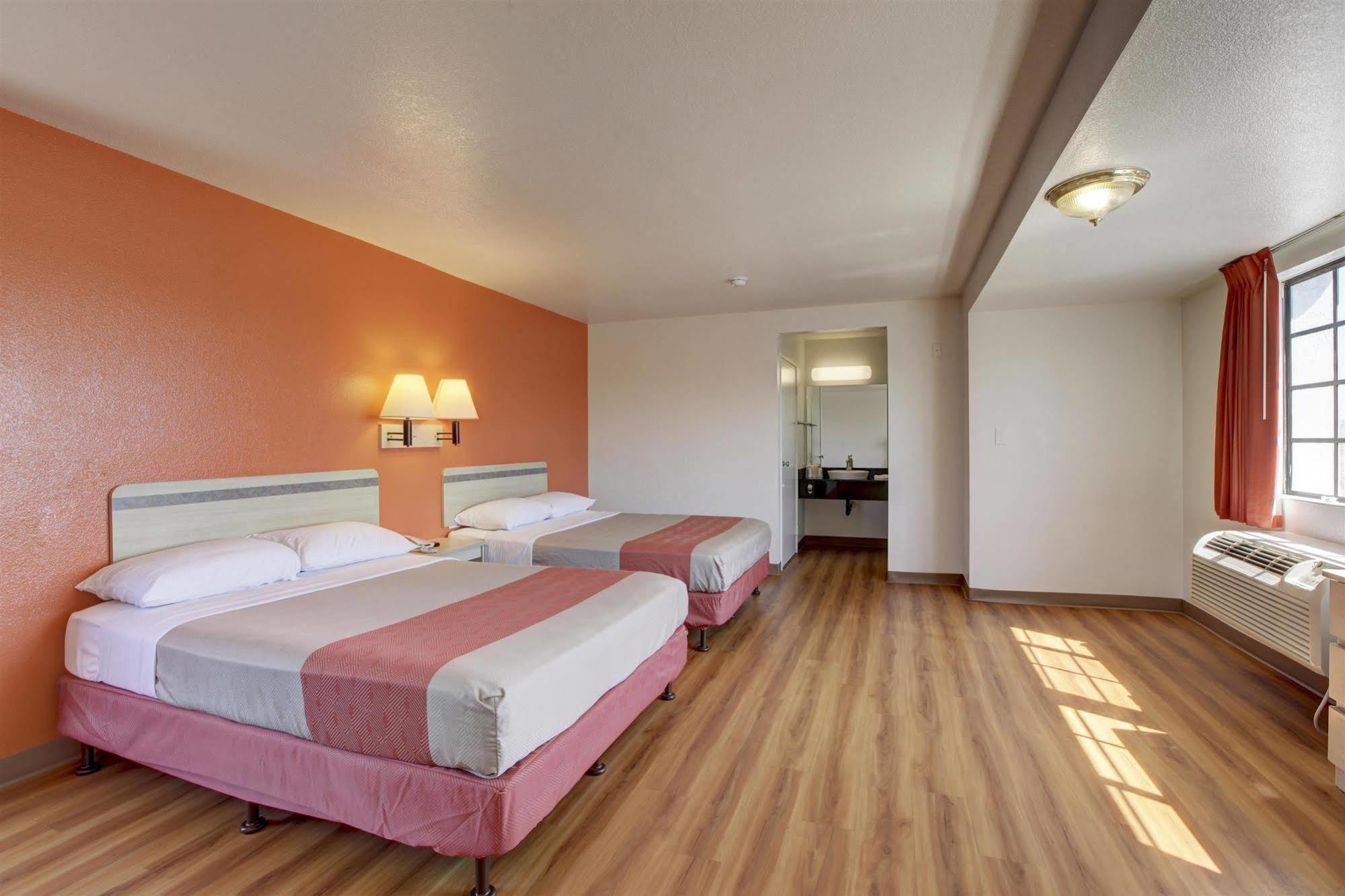 Motel 6-Bellflower, Ca - Los Angeles エクステリア 写真