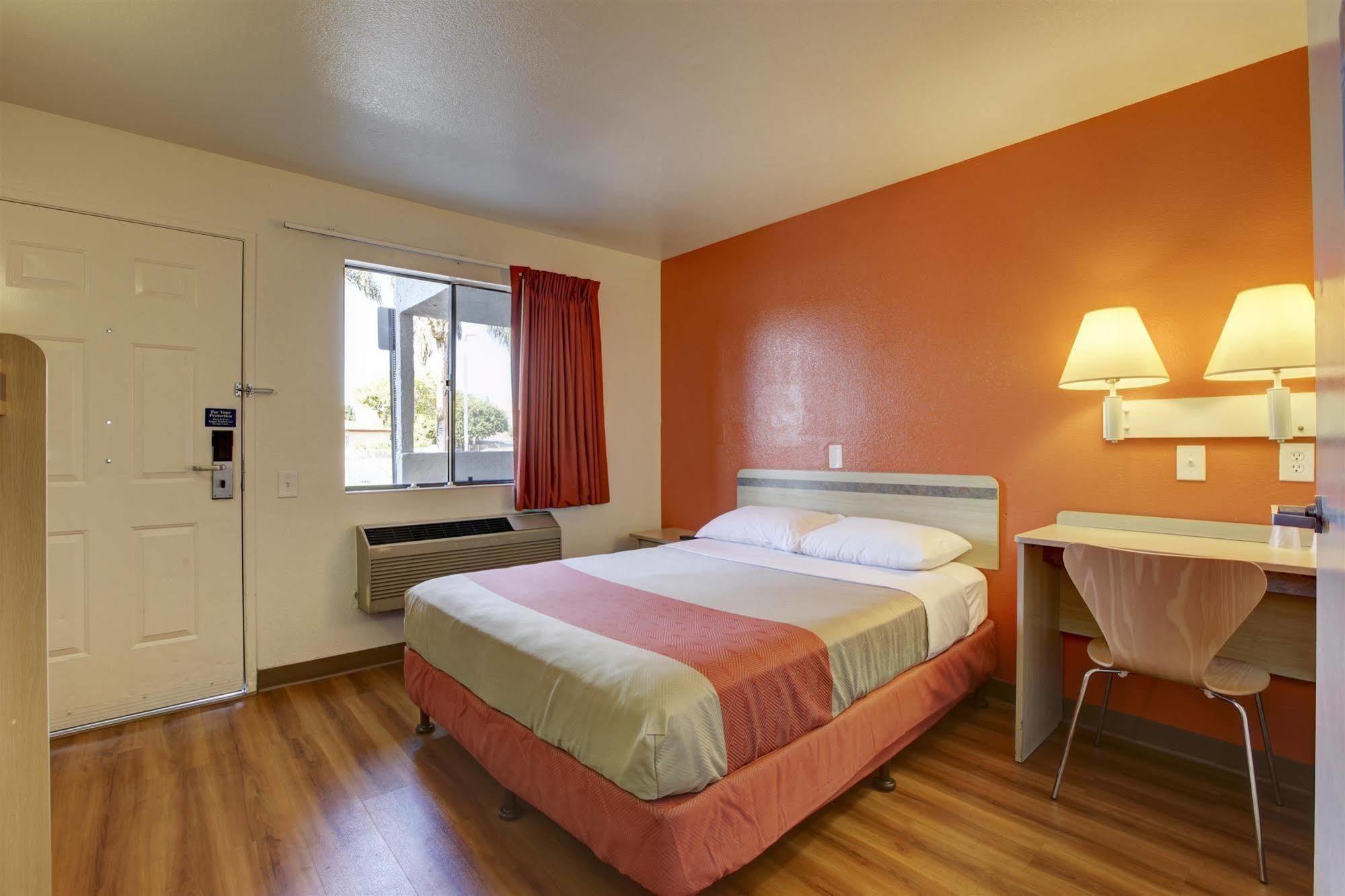 Motel 6-Bellflower, Ca - Los Angeles エクステリア 写真