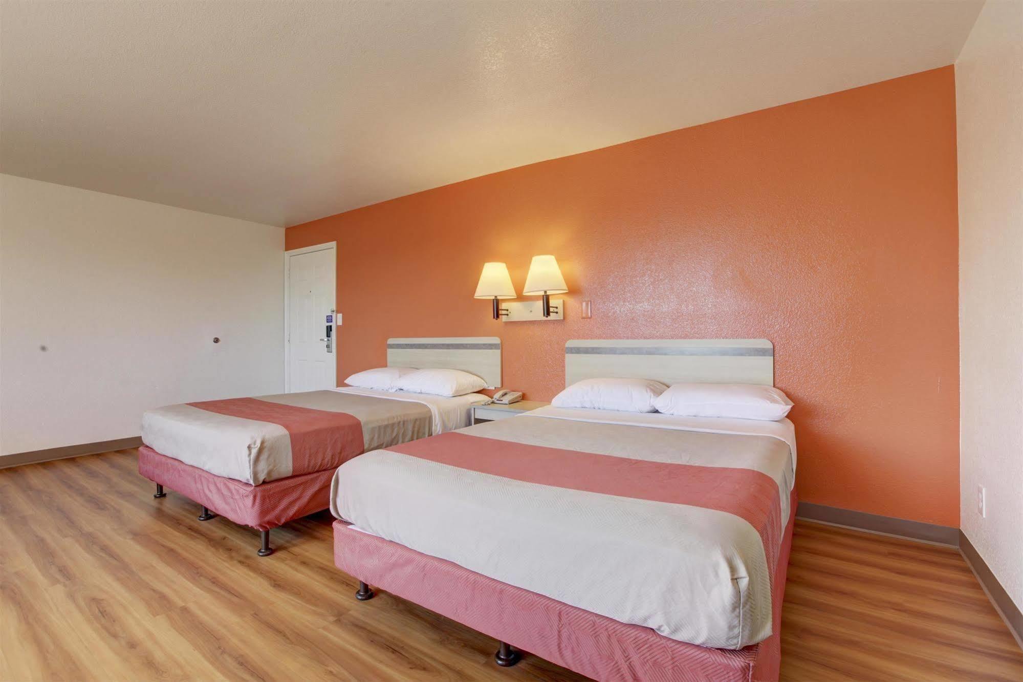 Motel 6-Bellflower, Ca - Los Angeles エクステリア 写真