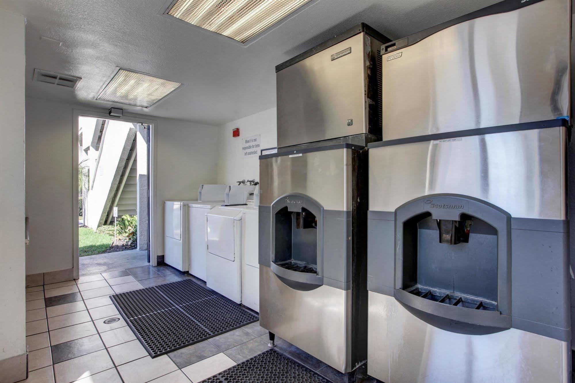 Motel 6-Bellflower, Ca - Los Angeles エクステリア 写真